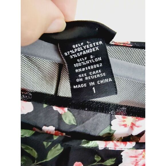 Torrid 1 Black Red Mesh Shirt Top Floral Size 1X Semi Sheer Round Neck‎ - Picture 3 of 7